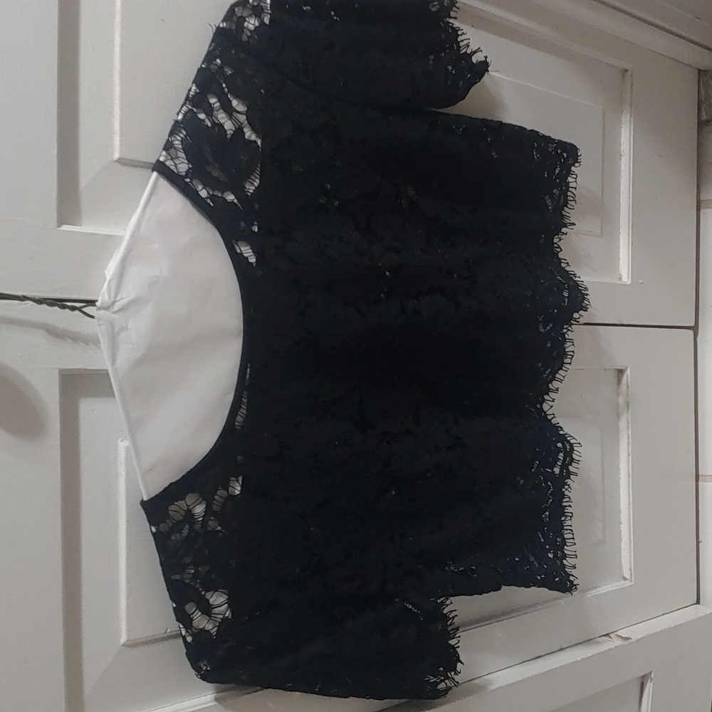 Stunning Black Lace Top..Sz 7....Never Worn